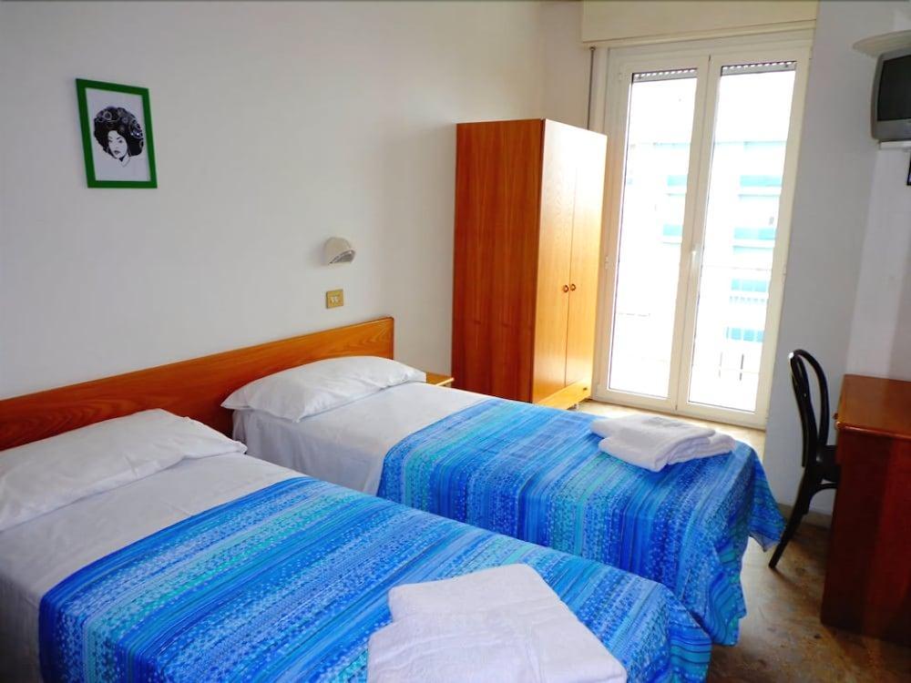 Hotel Santiago Rimini Exterior photo