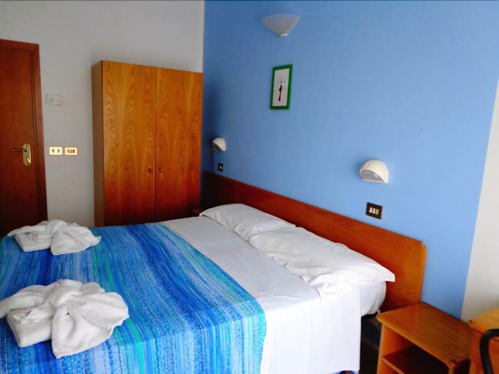 Hotel Santiago Rimini Exterior photo